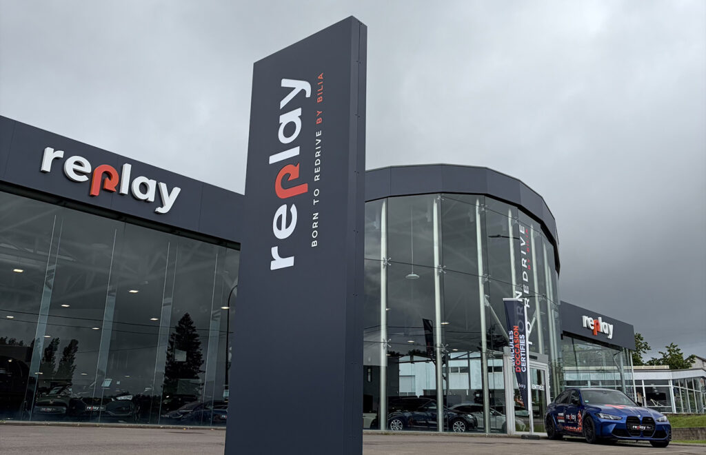 Un premier showroom 100 % Replay à Arlon